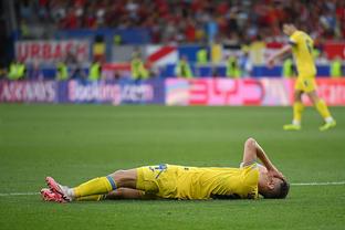 西媒：瓦伦西亚球员迪亚卡比右腿膝盖脱臼
